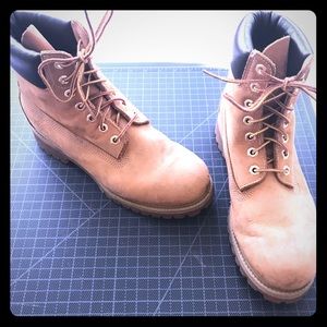 Timberland classic boots size 8 / 8.5